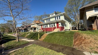 Building Photo - 4071 N College Ave