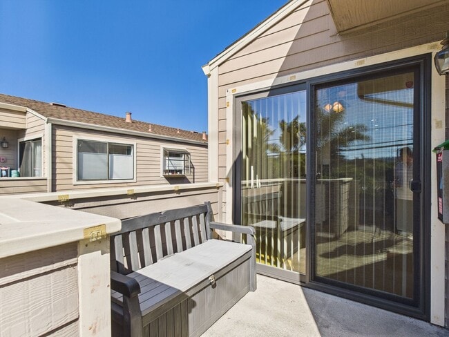 Building Photo - 2/2 Monterey Condo now available for rent