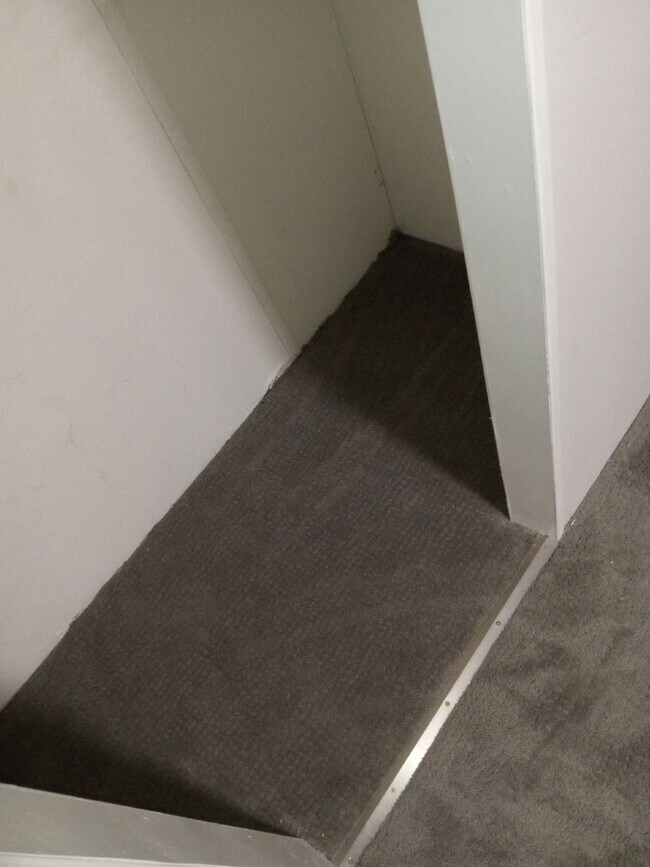 Building Photo - 3000 Poplar St