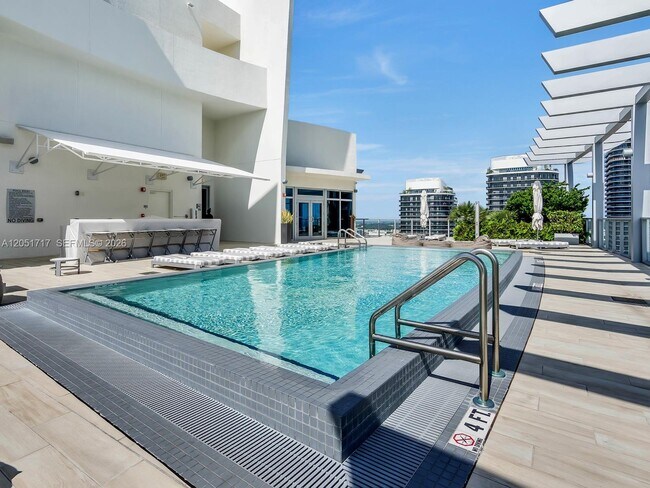 Building Photo - 1100 S Miami Ave