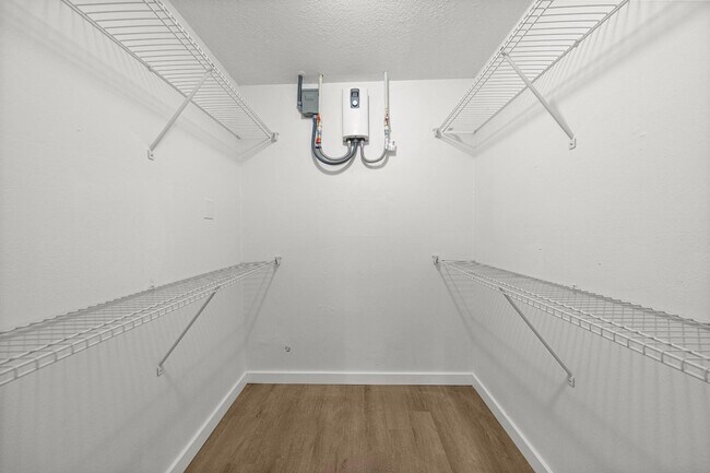 Building Photo - 2931 SE 52nd Ave