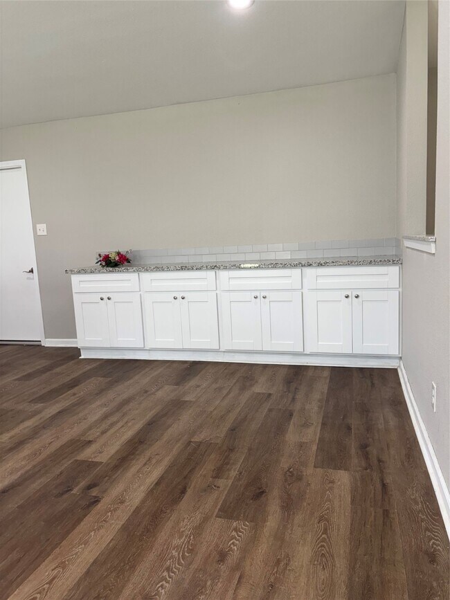 Building Photo - 15815 Whipple Tree Dr