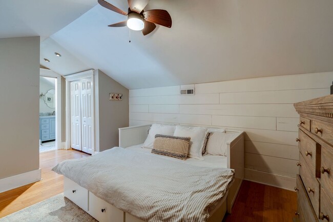 Building Photo - Beautiful Cleveland Park Bungalow, just 2 ...