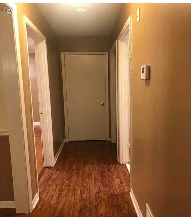 Building Photo - 185 Cavalier Ct