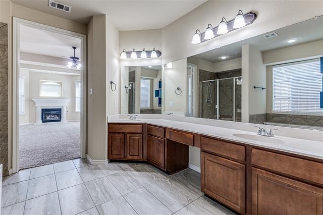 Building Photo - 11233 Seguin Dr