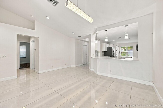 Building Photo - 1590 Orion Ln