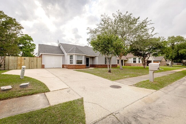 Building Photo - Freshly Renovated Rental Property