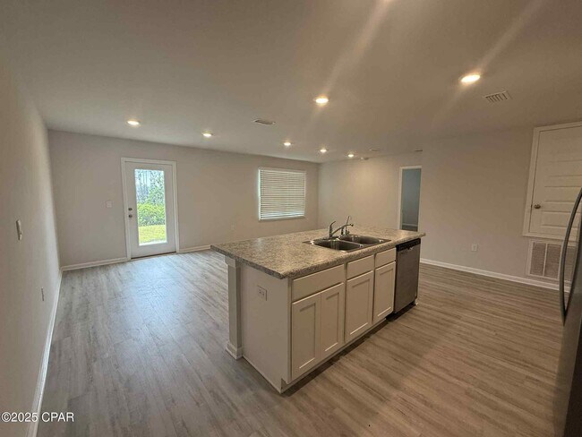 Building Photo - 6621 Slabinski Ln