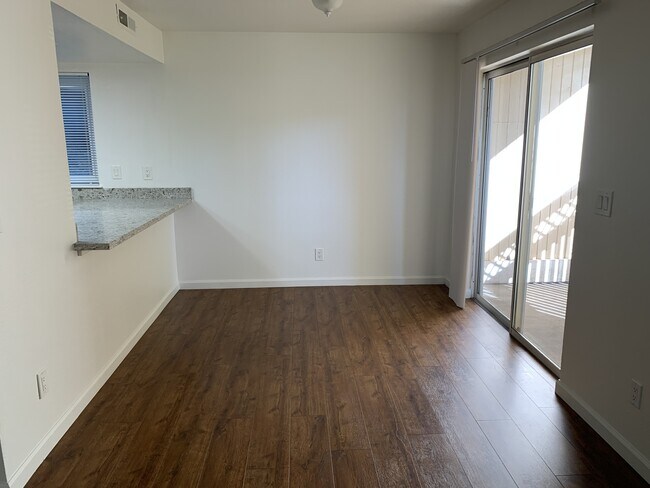 Building Photo - 663 Whiting St