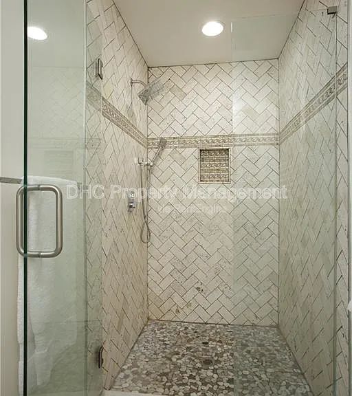 Building Photo - 2526 Brentwood Rd