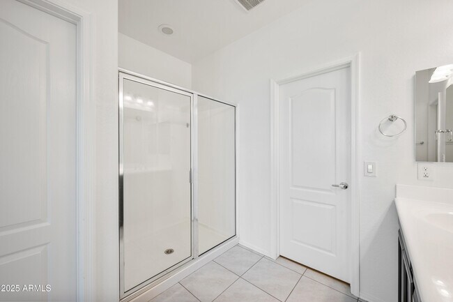 Building Photo - 2814 W Apollo Rd