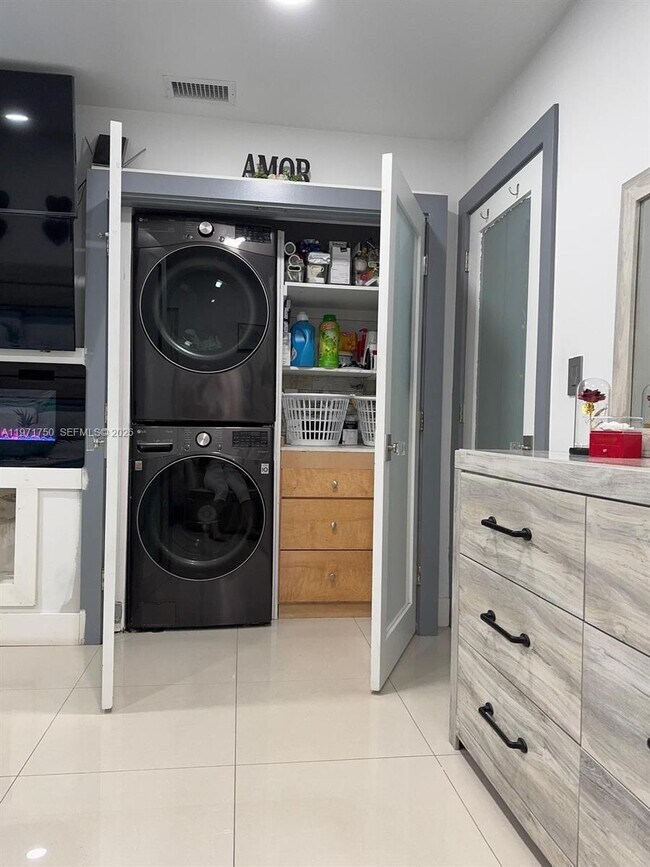 Building Photo - 19558 NW 50th Ct