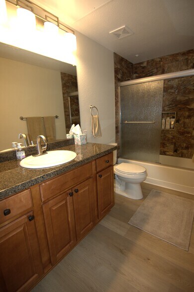 FIRST FULL BATHROOM - 16013 S Desert Foothills Pky