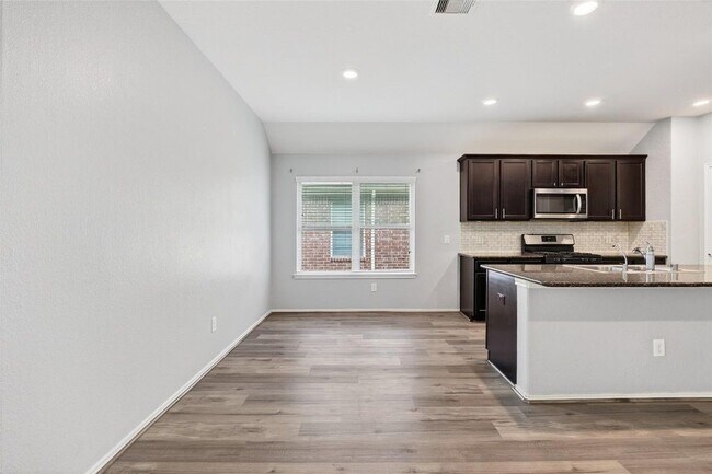 Building Photo - 20718 Laurel Rain Ct