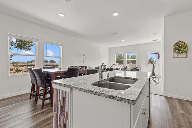 Building Photo - 1003 Sika Cv