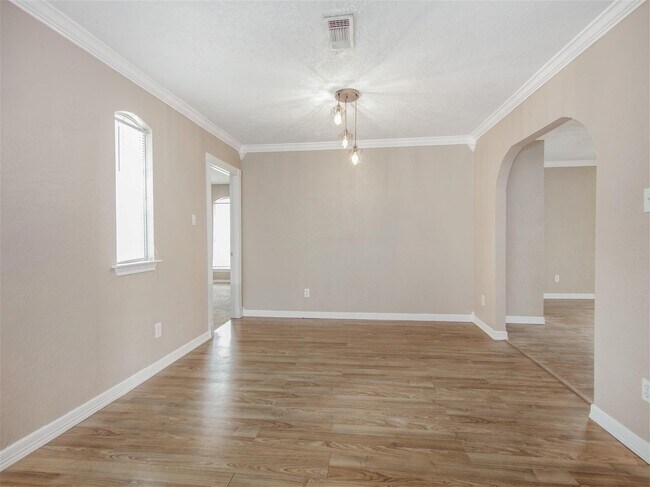 Building Photo - 5108 Clay St