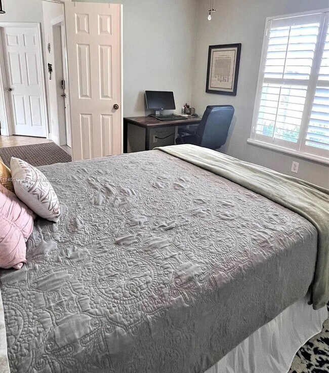 Building Photo - 1464 SW 97th Way