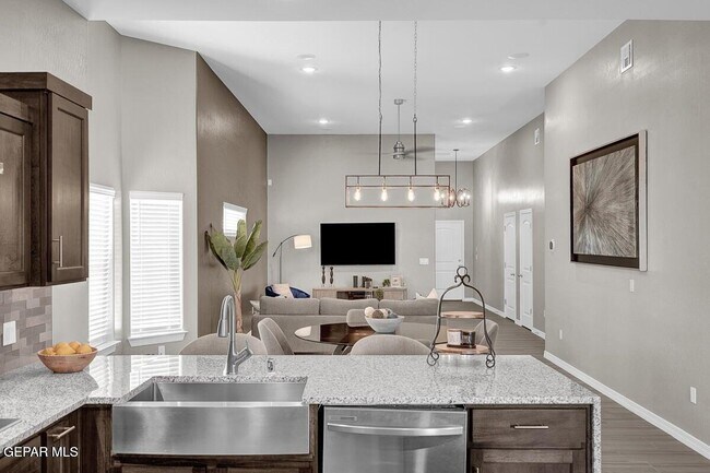 Building Photo - 15340 Resolve Dr