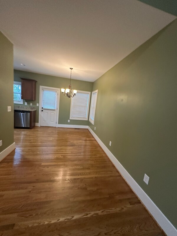 Building Photo - 22 Twin Oaks Dr