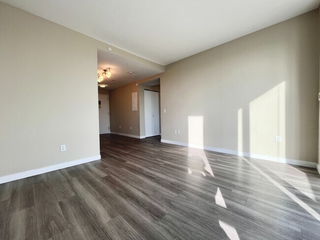 Building Photo - 1524 Sheepshead Bay Rd