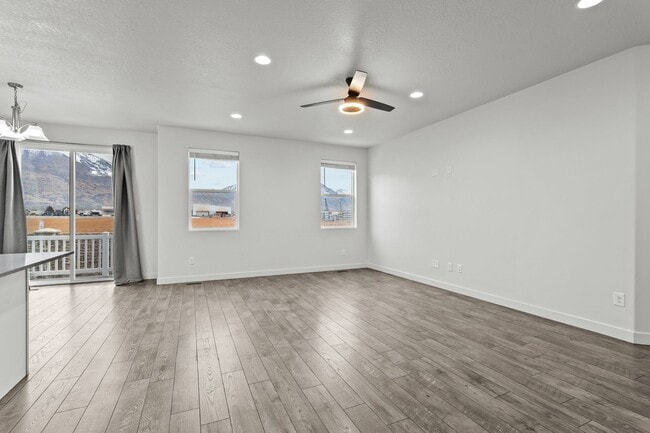 Building Photo - Beautiful 5 Bed / 3 Bath Single-Family Home in Lindon