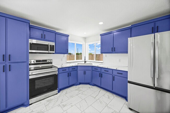 Building Photo - 12831 Nyack Dr
