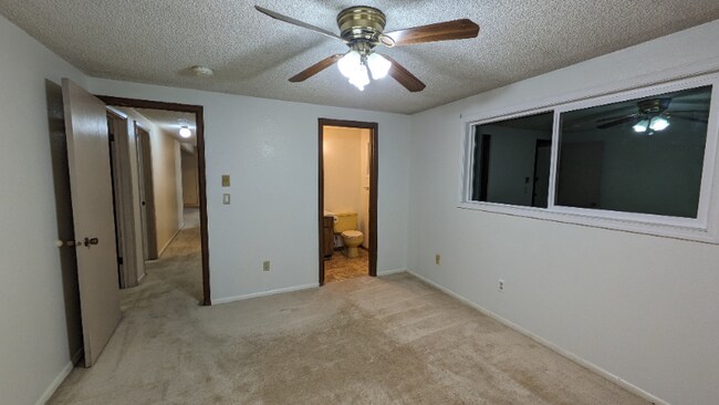 Building Photo - 807 E F St