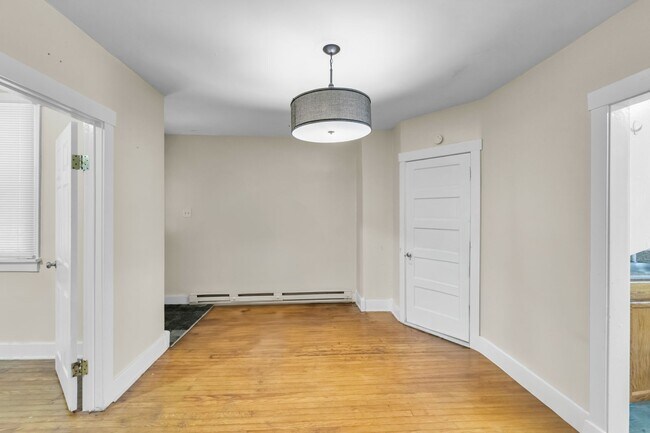 Building Photo - 521 N Ninth St