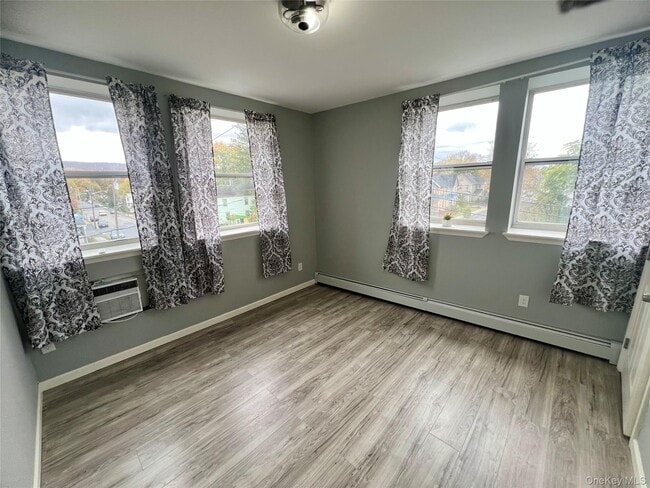 Building Photo - 39 Church St