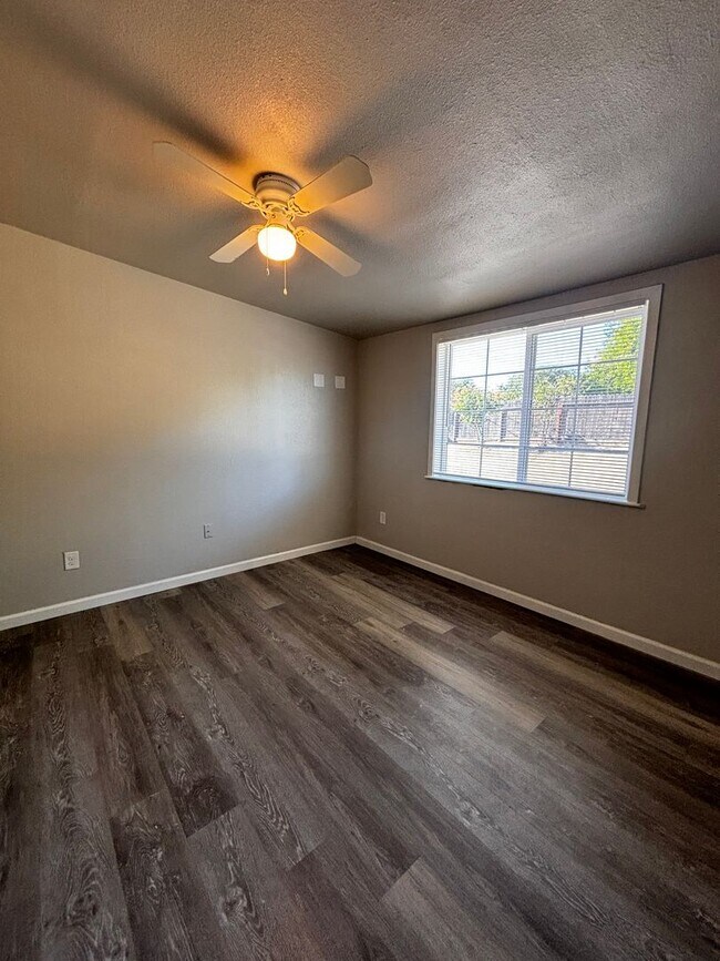 Building Photo - APPLY AT WWW.CVHOMES.COM