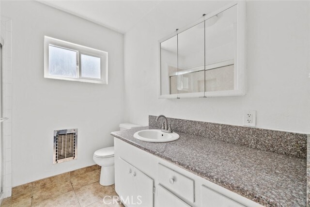 Building Photo - 1601 College View Dr