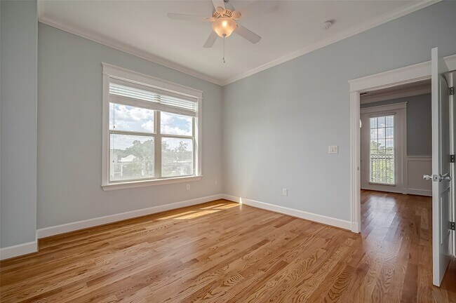 Building Photo - 2802 Morrison St