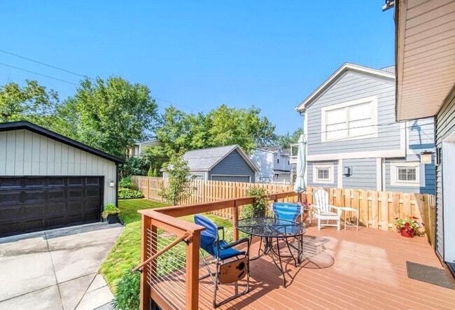 Building Photo - 986 Smith Ave