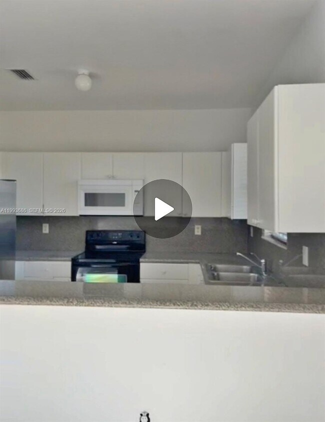 Building Photo - 2740 SE 15th Rd