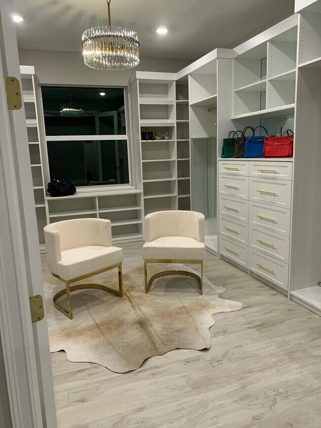 Building Photo - 3155 SW 78th Ave