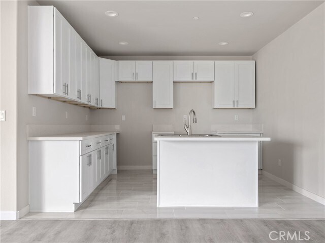 Building Photo - 8411 Buckthorn Ave