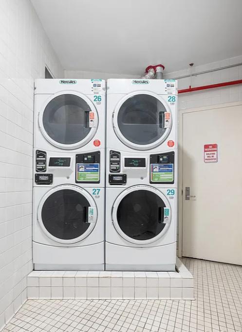 Building Photo - 15 Park Row