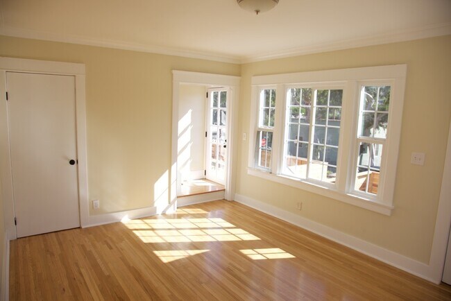 Building Photo - 1433 Talmadge St