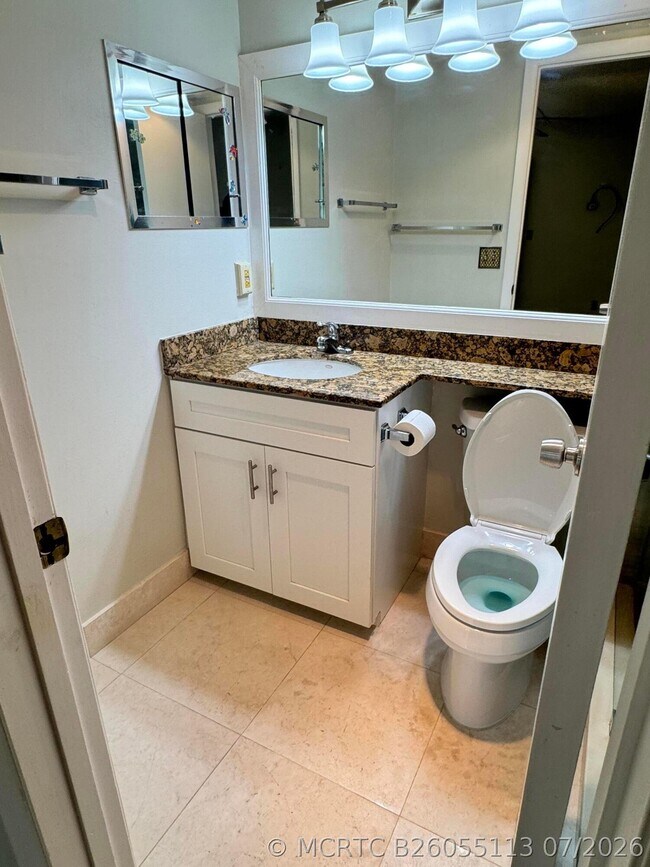 Building Photo - 1036 Harwood D