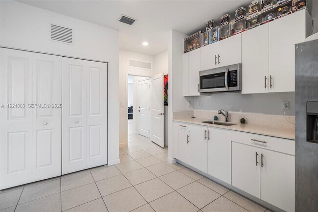 Building Photo - 21189 SW 127th Ct