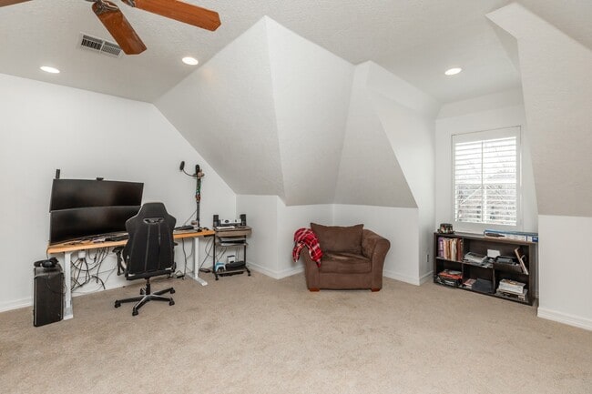 Building Photo - 7790 Deer Chase Dr