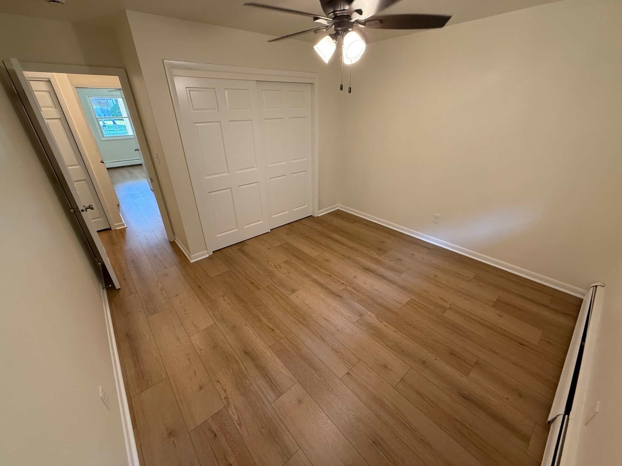 Bedroom 2 - 211 E Paradise Dr