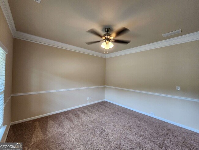 Building Photo - 525 Twelve Oaks Dr