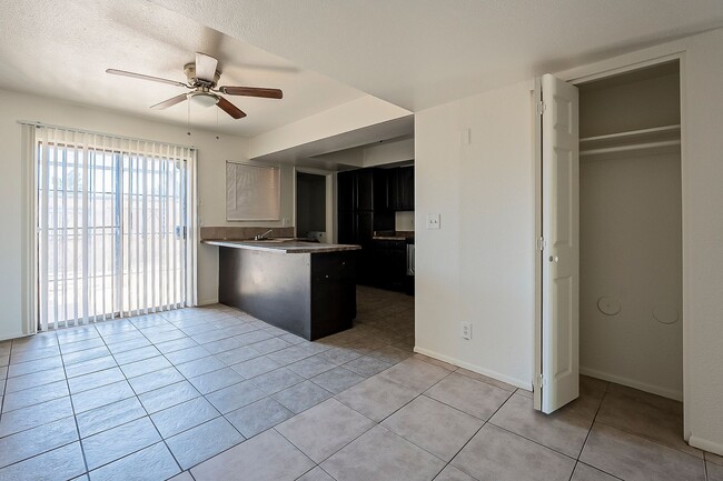 Building Photo - 5821 N 59th Dr