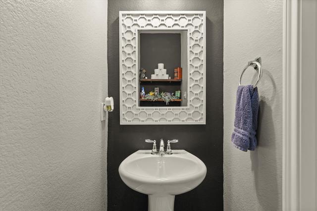 Building Photo - 8805 Deadwood Ln