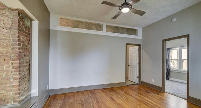 Building Photo - Must See 3 Bedroom Near Creighton!!