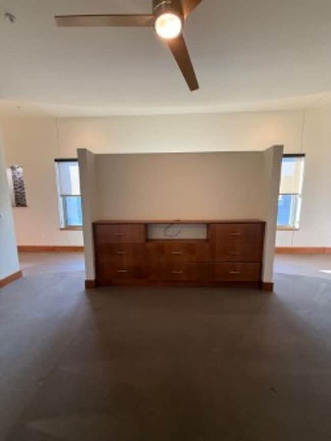 Building Photo - Blue Earth One Bedroom For Lease