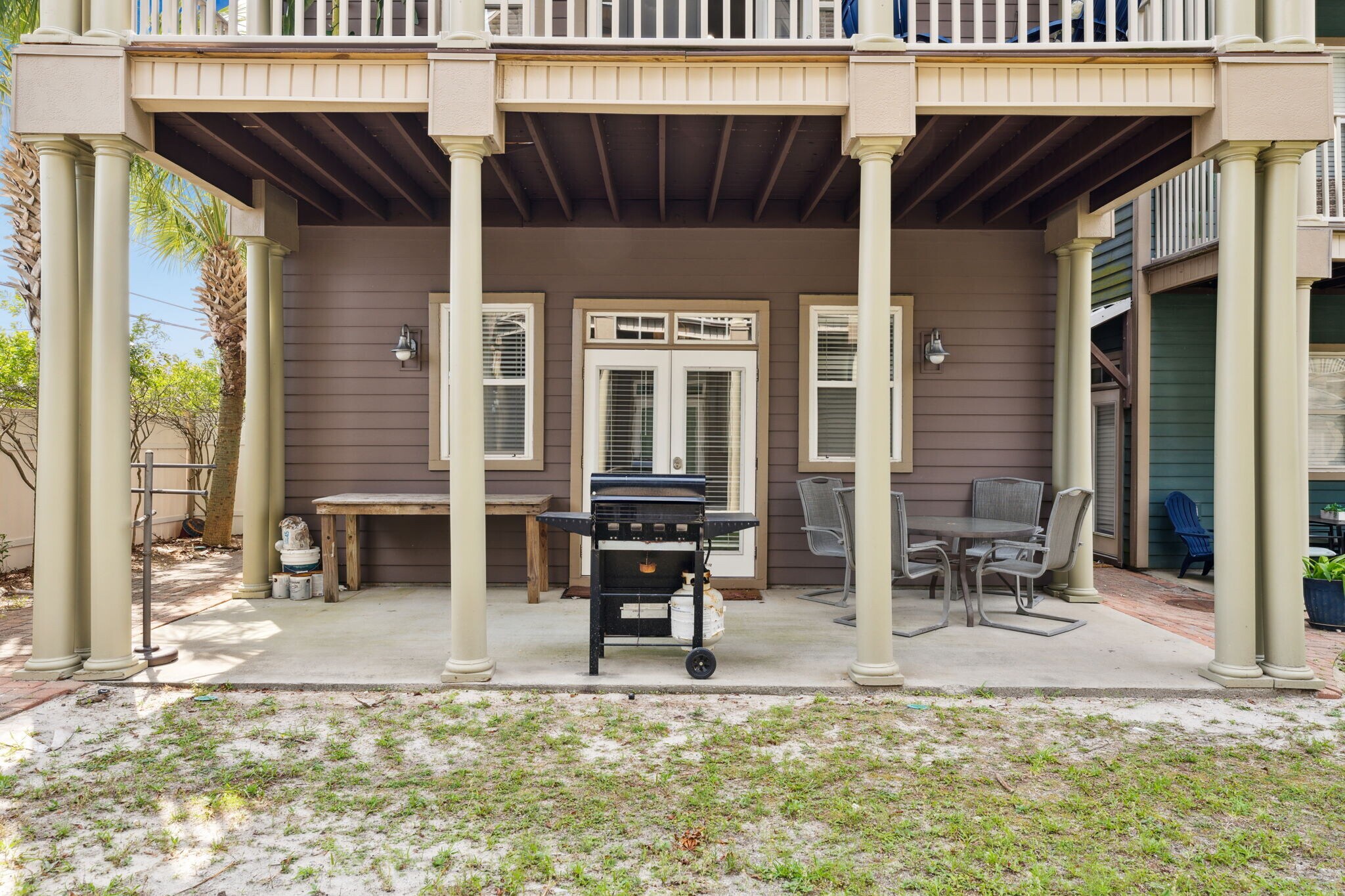 Building Photo - 6226 Thomas Dr