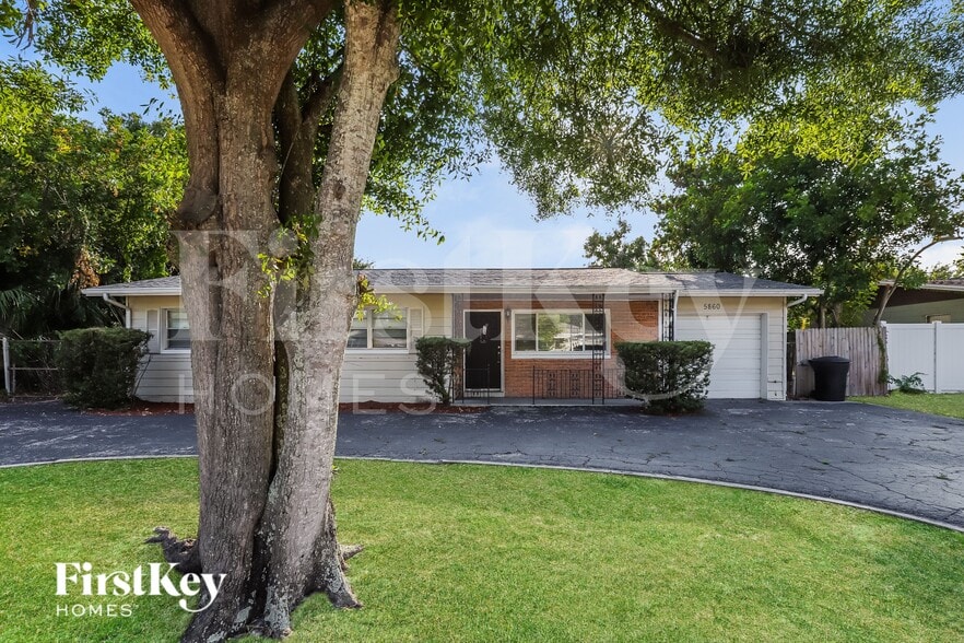 Primary Photo - 5860 Cedar St NE