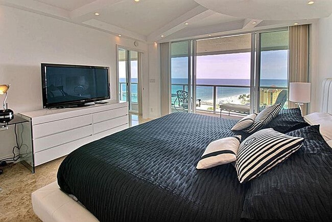 Building Photo - 333 NE 21st Ave